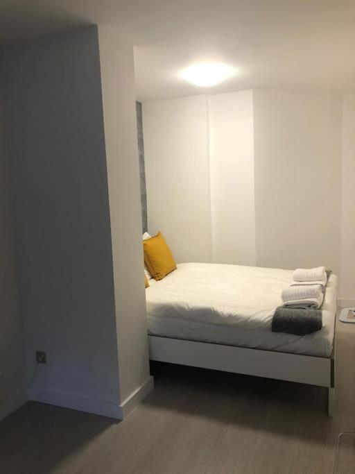 Stunning Apartment In Leeds- Financial District Leeds  Exteriör bild