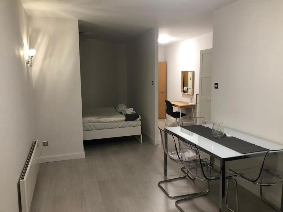 Stunning Apartment In Leeds- Financial District Leeds  Exteriör bild