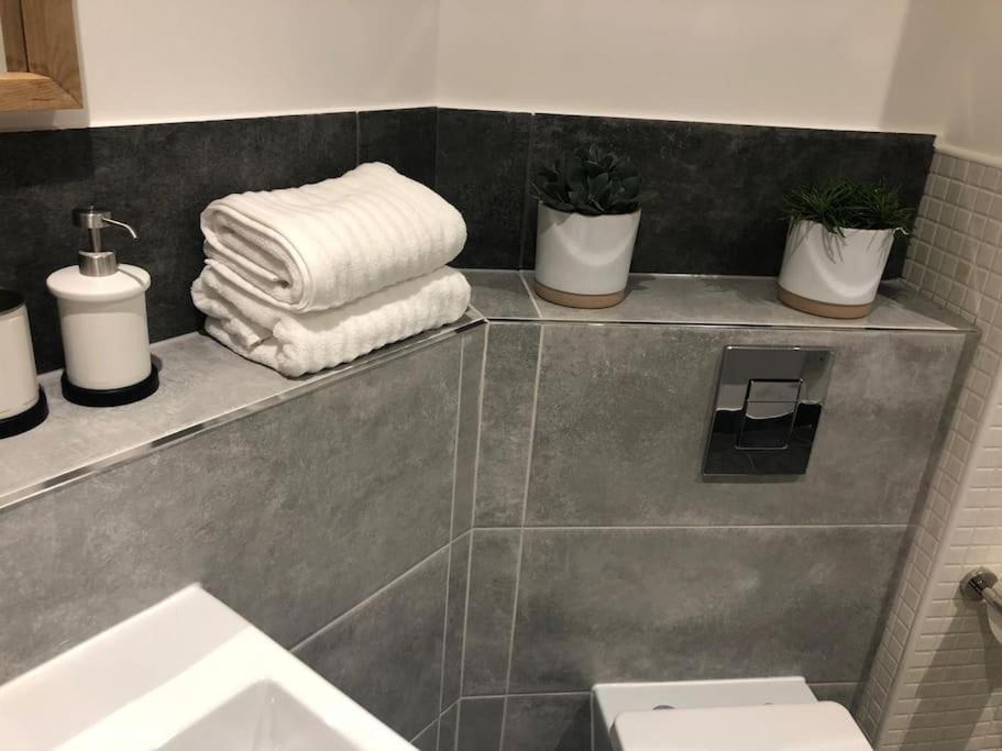 Stunning Apartment In Leeds- Financial District Leeds  Exteriör bild